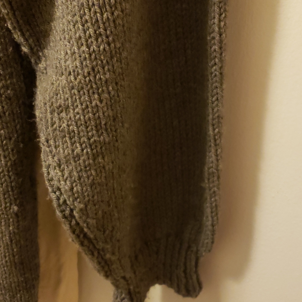 Sweater - Picture 6 of 6